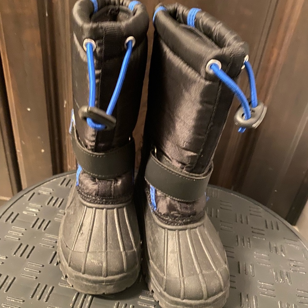 Mountain Ridge Winter Boots!! ❄️✨ - Picture 2 of 5